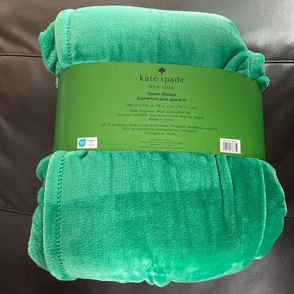 Kate Spade - Queen Blanket - Picture 2 of 3